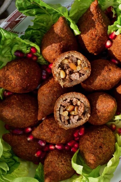 كبة برغل بالسمق والصنوبر